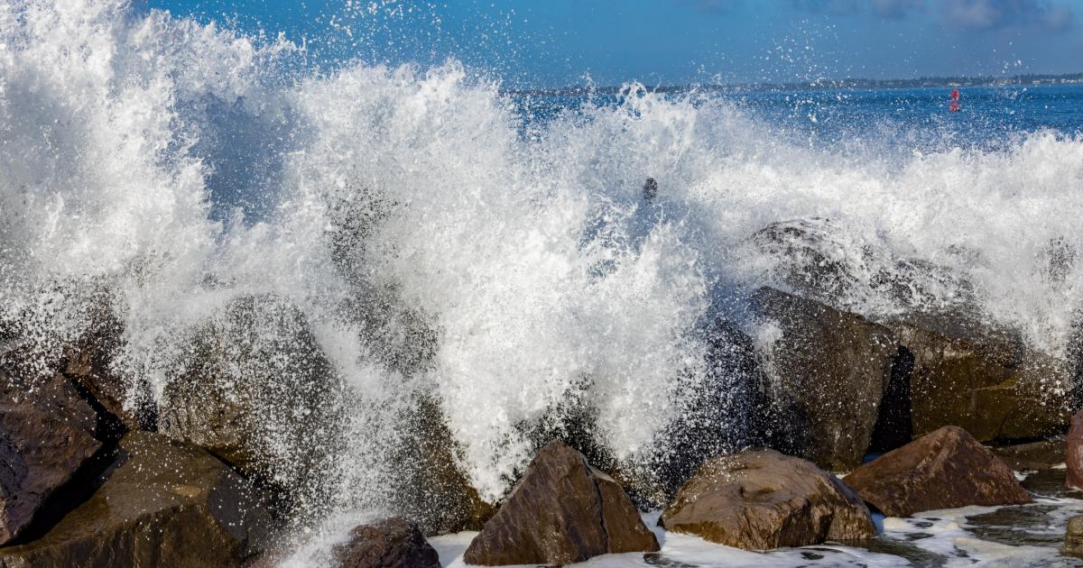Powerful 2024 King Tides crash against the shores of Westport, WA, creating dramatic waves, flooding, and intense coastal erosion.