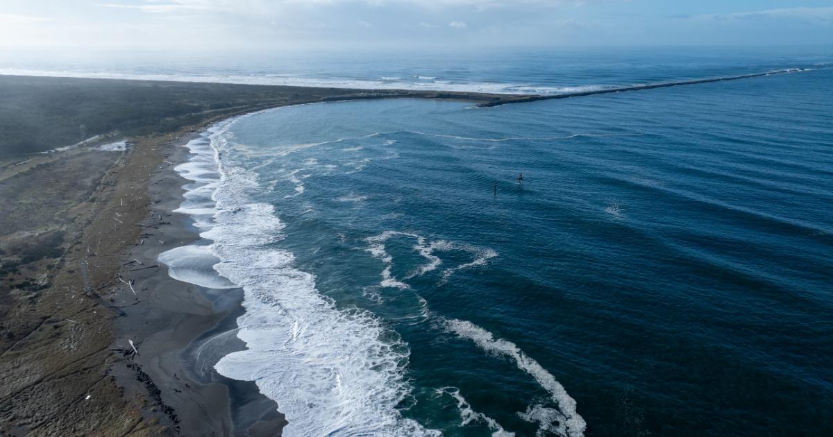 Powerful 2024 King Tides crash against the shores of Westport, WA